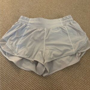 White hotty hot shorts size 6 2.5 inseam! low rise! lululemon!
